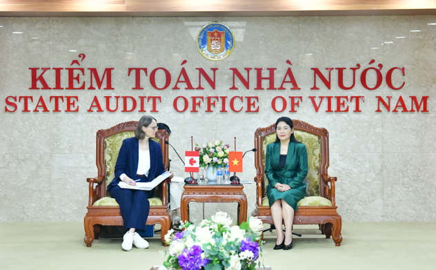 Deputy Auditor General Ha Thi My Dzung receives an evaluation delegation from Global Affairs Canada
